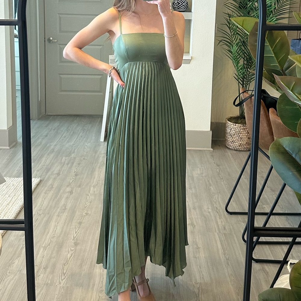 A&F Giselle Clasp-Back Pleated Midi Dress